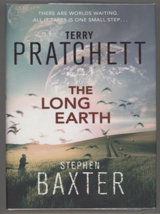 Item #000015774 The Long Earth. Terry Pratchett, Stephen Baxter